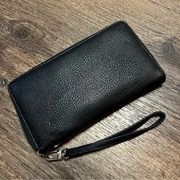 WOMEN'S STEVE MADDEN ZIP AROUND WALLET  black - Picture 2 of 9